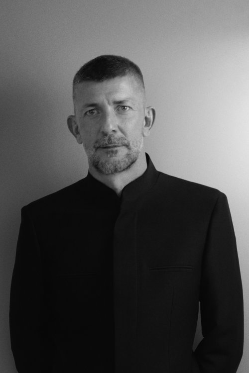 Headshot for Urbano Hidalgo.