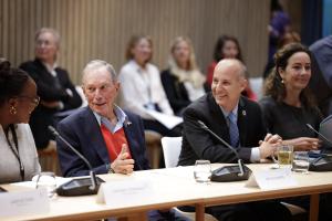 Mayor Mike Bloomberg talks with mayors at the Mayors Innovation Studio.